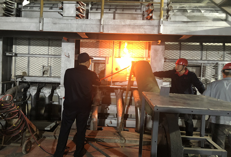 熱烈慶祝天馬玻璃2#窯爐成功點(diǎn)火(圖2) 熱烈慶祝天馬玻璃2#窯爐成功點(diǎn)火(圖2)